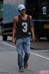 组图：《赌城风云》探班 谢霆锋穿清凉背心