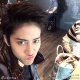 组图：泰版《浪漫满屋》走红 邪魅男主迷倒少女