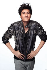 幻灯：陈坤《风尚志》写真 发型凌乱展不羁真我