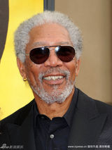 幻灯图：桑德拉-布洛克黑色长裙秀浓郁中国风