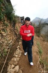 组图：黎明云南探访山区家庭 呼吁帮助弱势群体