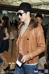 组图：SJ少女时代f(x)等赴新加坡准备家族巡演