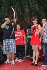 组图：丁当公开择偶标准 想度假盼真爱