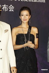 组图：谢婷婷现身为名表站台 身着黑裙性感迷人