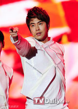 组图：东方神起少女时代等众星助阵梦想演唱会