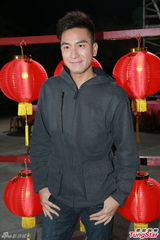 组图：张智霖拉票受欢迎 陈山聪豪门梦碎复出