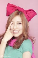 幻灯图：任曦甜美风写真 主打歌《向日葵》暖人心