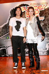 高清图：郑伊健出席香港音乐节记者会 与big4比头发