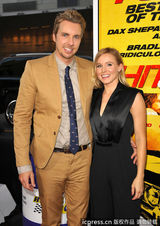 组图：《逃脱》首映 贝尔与戴克斯激情热吻