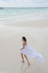 幻灯图：张茜菲律宾拍唯美大片 享受碧海蓝天浪漫