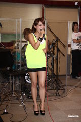 组图：丁当邀冠佑来个唱尬舞 怪兽高喊要退出