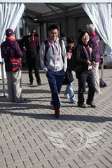 组图：刘德华伦敦频频卖萌 称无人偷拍很开心