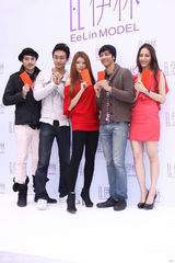 组图：伊林新春开工团拜 蔡淑臻李沛旭情侣档同台