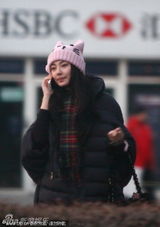 组图：张雨绮纤体中心放松 开豪车戴可爱帽子