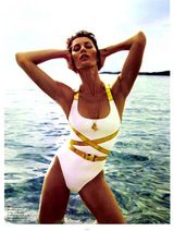 组图：邦辰海岛风情大片曝光 半裸出镜咸湿诱人