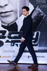 高清组图：朱元崔江熙亮相《7级公务员》发布会