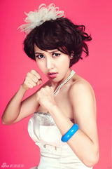 组图：刘思言时尚公主写真 变可爱萌主