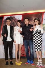 组图：《好声音》学员赴台宣传前先看《康熙》