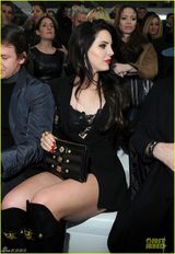 组图：打雷姐拉娜德雷蕾丝诱惑内衣外露