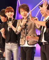 组图：柳岩刘谦再度携手魔术节目《奇迹之门》