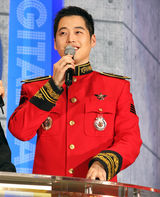 高清图：韩国演艺士兵演唱会 KARA和f(x)到场助兴