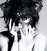 幻灯图集：莉莉-艾伦烟熏妆登上《时尚芭莎》