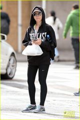 组图：斯嘉丽约翰逊分手后首露面 素颜墨镜躲镜头