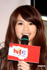 高清：杨丞琳素雅装亮相 盼桃花运谢绝钟点情人