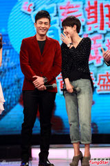 组图：杜淳变实习爸爸 马伊俐拍床戏需老公点头