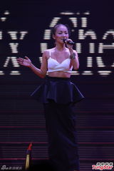 组图：陈奕迅第10次拿奖无趣 何韵诗力压容祖儿