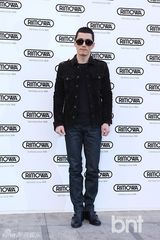 组图：张赫郑糠云等帅气出席新店开业活动