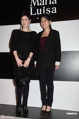 组图：吴君如无意找代母再孕 黑色裤装不失女人味