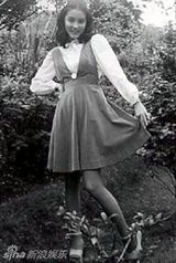 组图：50余明星童年照片大曝光 萌囧表情大不同