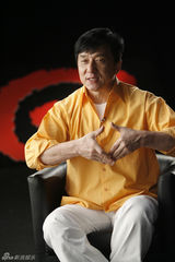 组图：成龙拍摄娱乐现场宣传片 宣扬慈善彰显爱心