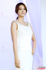 组图：韩星柳仁英赴台代言 望与周杰伦合作