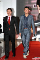 组图：杨采妮《圣诞玫瑰》首映 郭富城耍宝