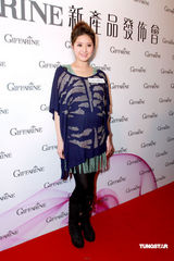 徐淑敏挺大肚出席代言 老公24小时不离身 