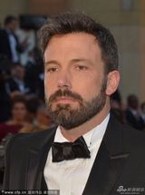 组图：阿弗莱克携爱妻亮相 无缘导演失落