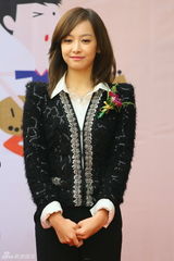 高清图：安七炫f(x)宋茜出席梦想教室落成典礼