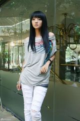 高清组图：安以轩淑女装亮相 大眼清亮气质迷人