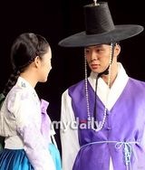 组图：东方神起有天穿古装亮相 现场上演变装秀