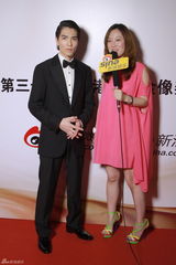 组图：众星红毯对话新浪娱乐畅谈金像奖