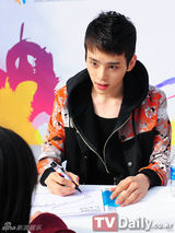 组图：韩男团TONY AN&SMASH时尚亮相签名会