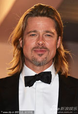 组图：皮特戛纳走秀长发黑超显帅气