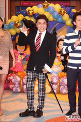 组图：小S被问胖达人千万转让 快闪避谈