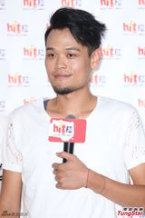 组图：苏打绿团员互爆料 当场调侃男记者