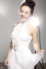 高清组图：孟茜全新写真摒弃妖冶销魂 打造东方美