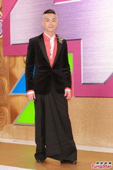 组图:TVB台庆钟嘉欣杨怡竞艳 黄忠泽吴卓羲抢镜