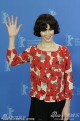 高清图：《未来》发布会 导演米兰达获两帅护花