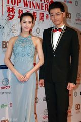 组图：吴奇隆光棍节不谈爱 刘诗诗身体亮红灯